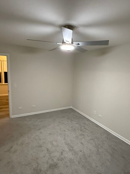 Building Photo - 5400 W Dakin St
