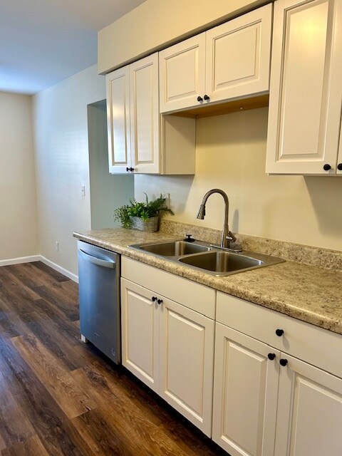 Kitchen - 1625 Gelhot Dr