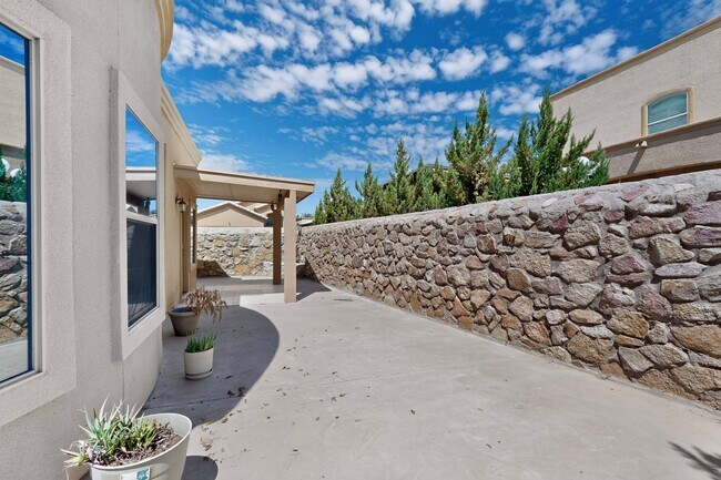 Building Photo - 11583 St Martin Way