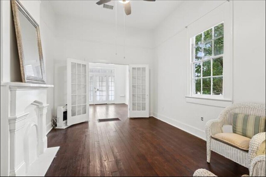 Building Photo - 814 Gallier St