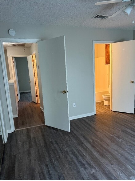 Building Photo - 8911 GSRI Ave