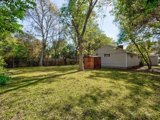 Building Photo - 3524 Corto Ave