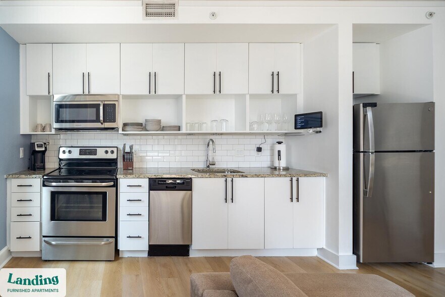Building Photo - 933 McGee St