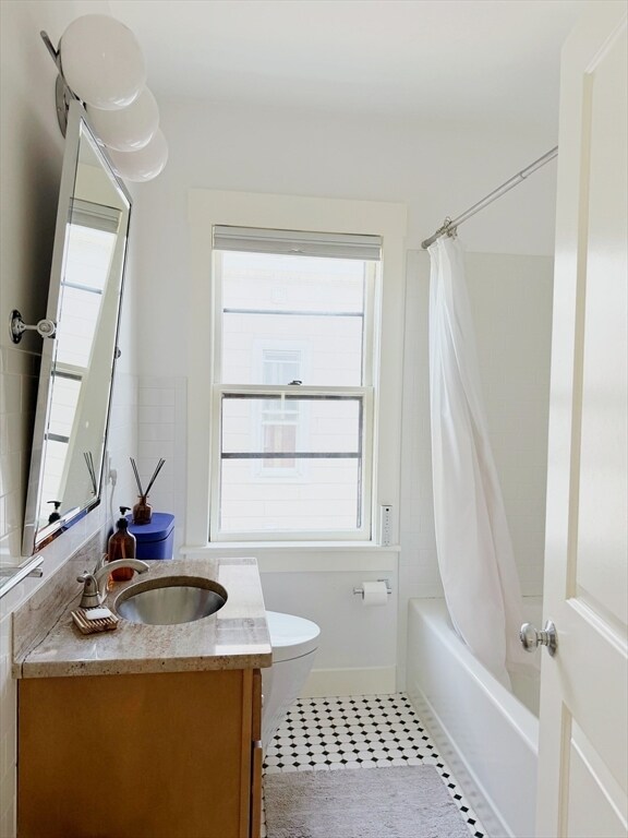 Building Photo - 56 Gorham St