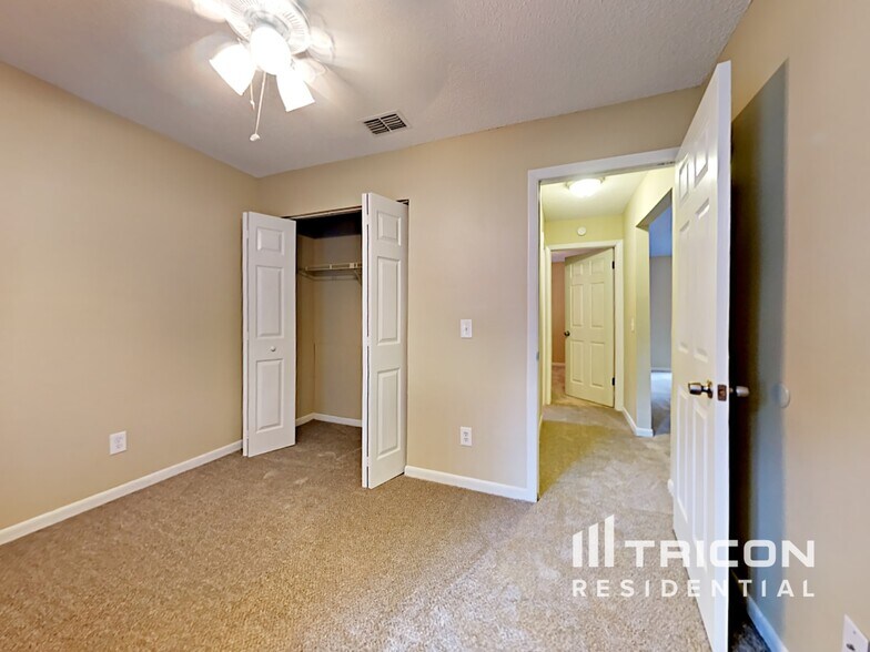 Building Photo - 4013 Forecast Dr