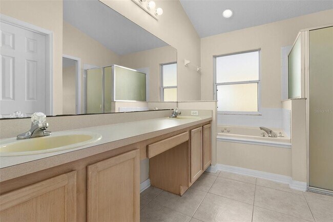 Building Photo - 2546 Crown Ridge Cir