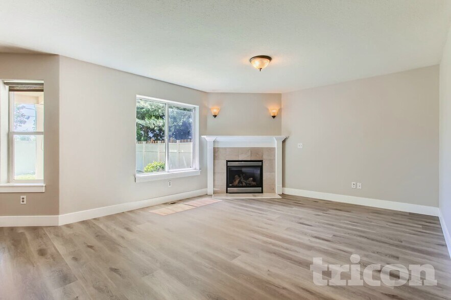 Building Photo - 15805 NE 79th St