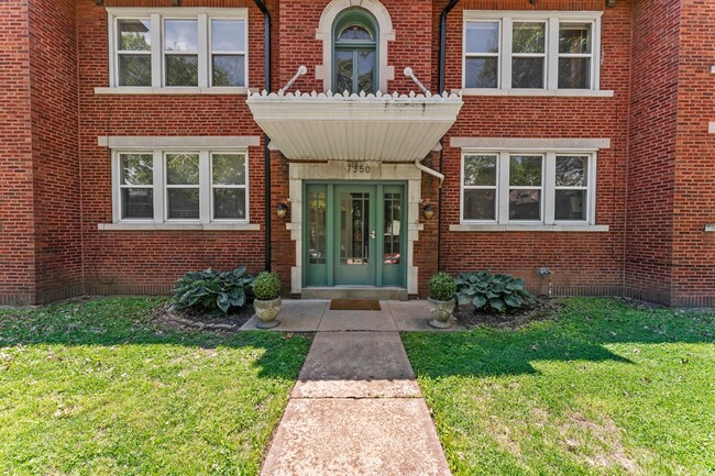 Building Photo - 7350 Amherst Ave