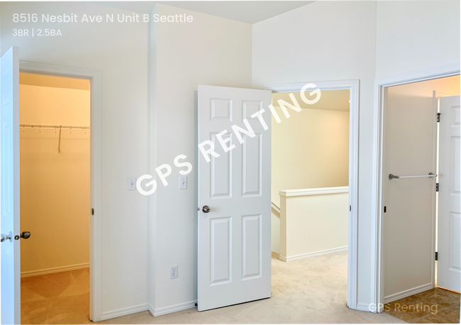 Building Photo - Beautiful N. Seattle 3 story townhouse wit...