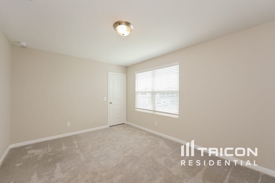 Building Photo - 14616 Maple Ter