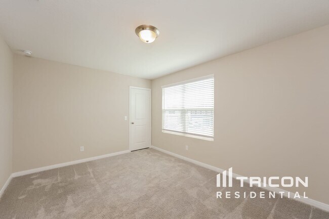 Building Photo - 14616 Maple Ter