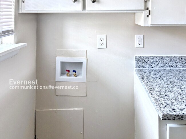 Building Photo - 7740 Rugby Ave