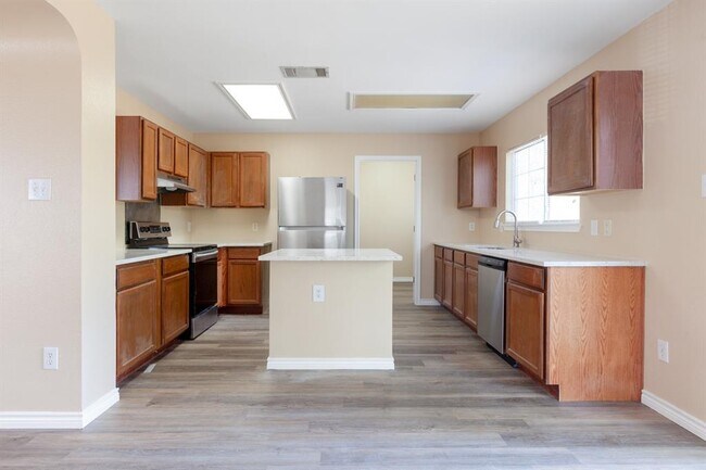 Building Photo - 1328 Water Spaniel Way