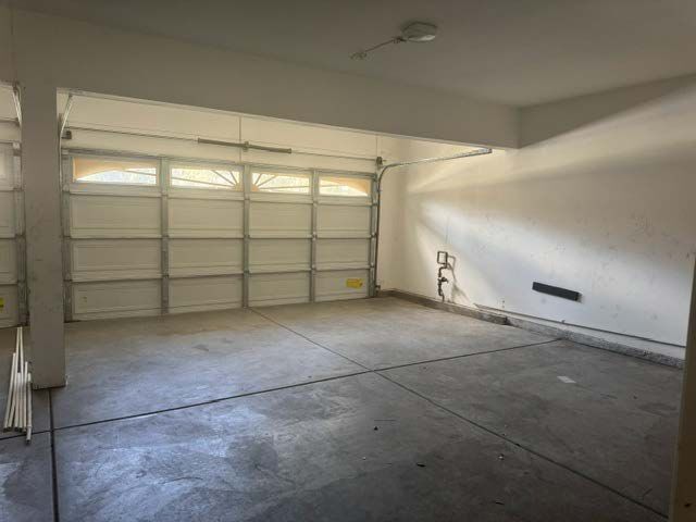 Building Photo - 13884 Oak Tree Ln