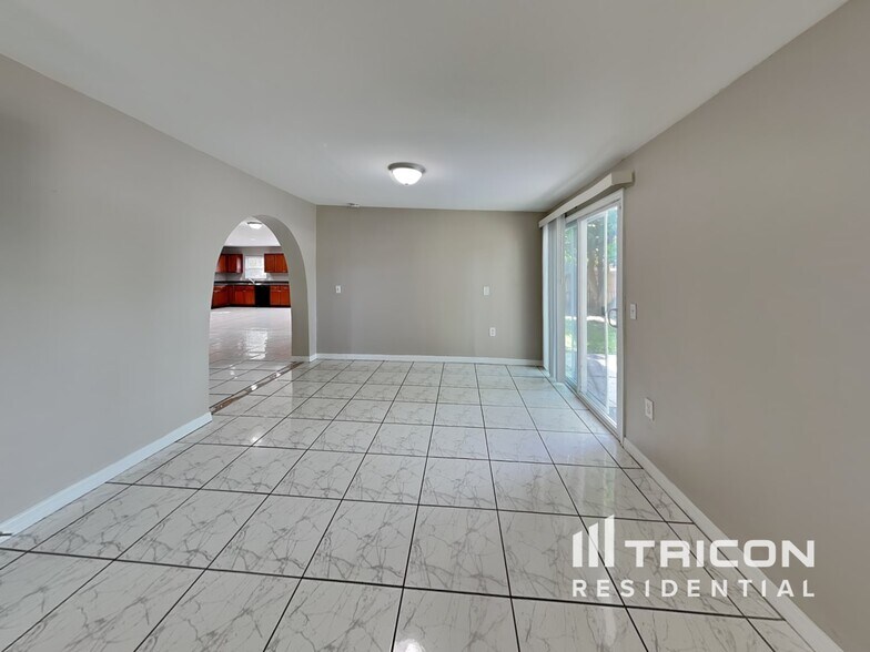 Building Photo - 7116 Green Needle Dr