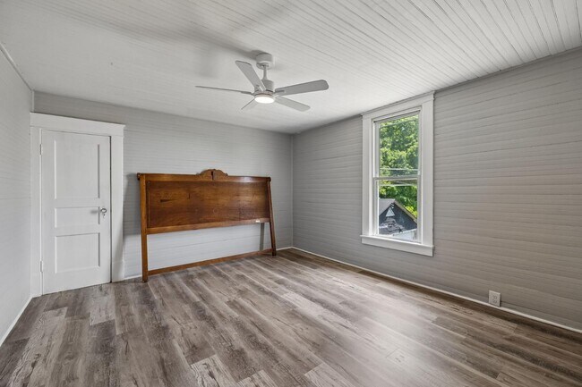 Building Photo - 2547 Bearwallow Rd