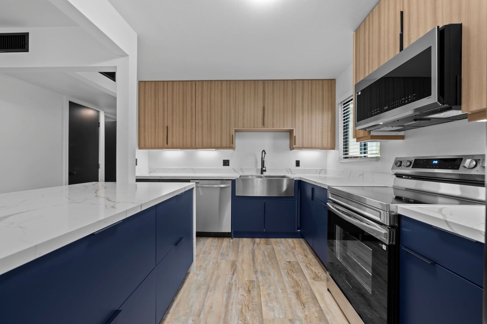 Building Photo - 4209 3rd Ave