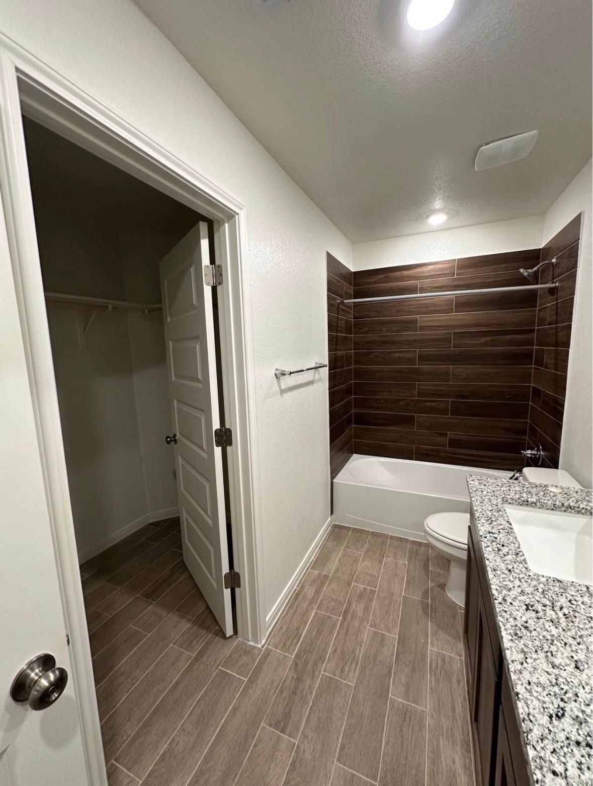 Building Photo - 901 Switchgrass Dr