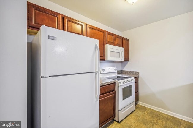 Building Photo - 102 Hunter's Way