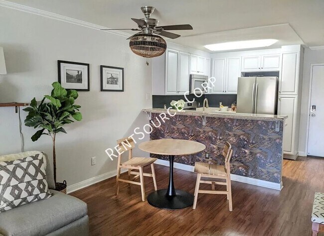 Building Photo - 5525 Canoga Ave