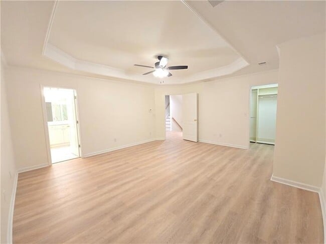 Building Photo - 12592 Waterside Dr