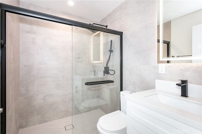 Building Photo - 6419 Valley Cir Terrace