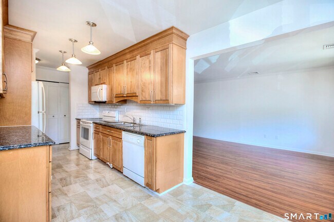 Building Photo - 109 Southport Woods Drive