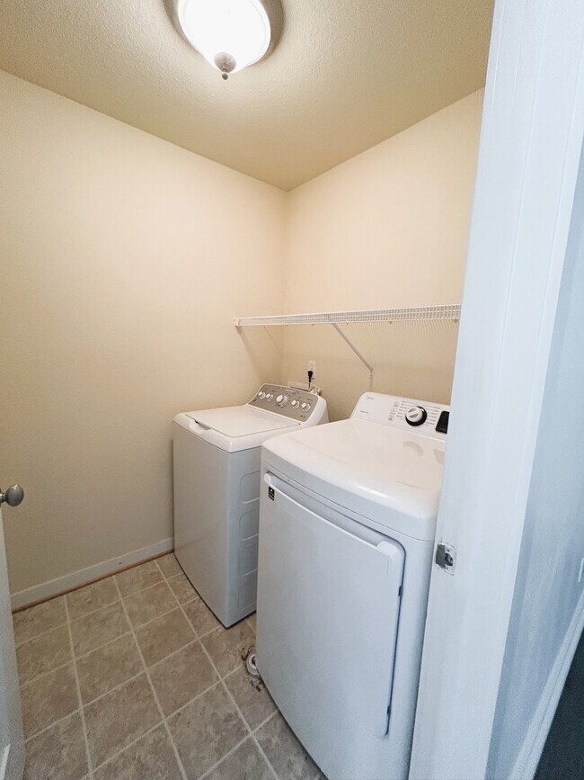 Building Photo - 248 Craftsman Cir