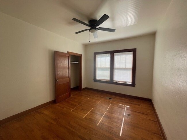 Building Photo - CHARMING 2 BEDROOM APT NEAR THE LOVELY MARYVILLE COLLEGE CAMPUS!!