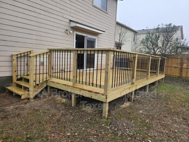 Building Photo - 7927 Horse Hollow