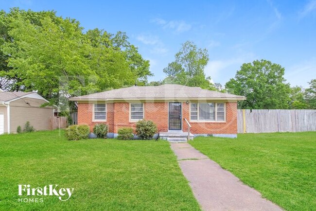 Primary Photo - 1776 Victoria Ave