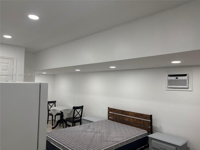 Building Photo - 15844 SW 82nd St
