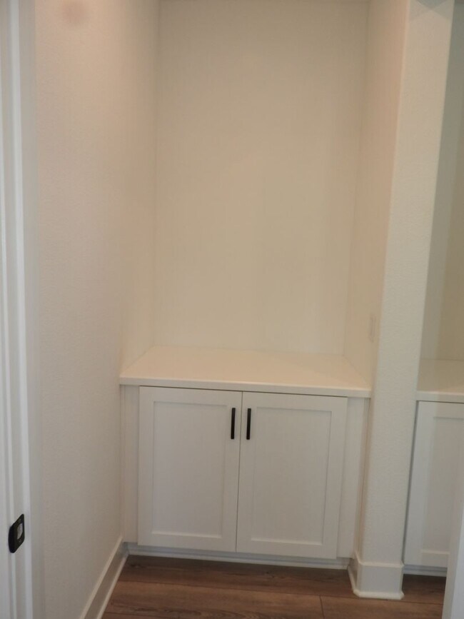 Building Photo - Brand New Smart Home in Granite Bay Beauty With Solar!!