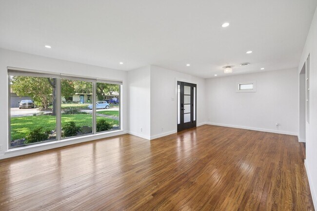 Building Photo - 9918 Coldwater Cir