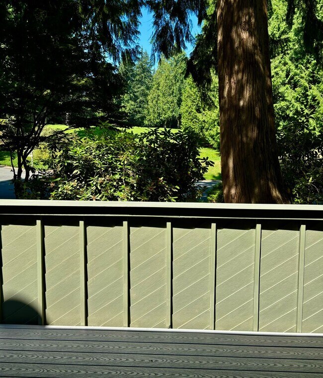 Building Photo - 3 Bed / 3 bath Sahalee single family home ...