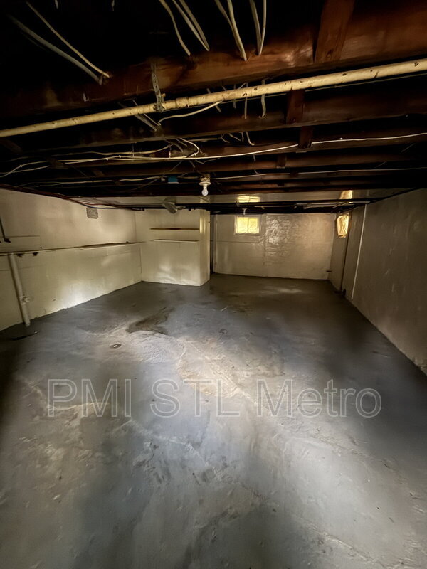 Building Photo - 7212 Eunice Ave