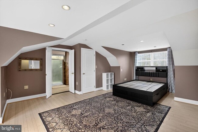 Building Photo - 6605 Ellenwood Dr