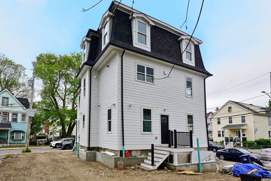 Building Photo - 116 Evans St