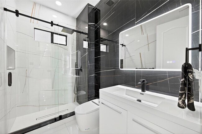 Building Photo - 10613 Mobberley Cir