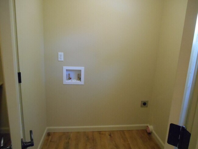 Building Photo - South Reno: Three Bedroom Home w/ RV Parking