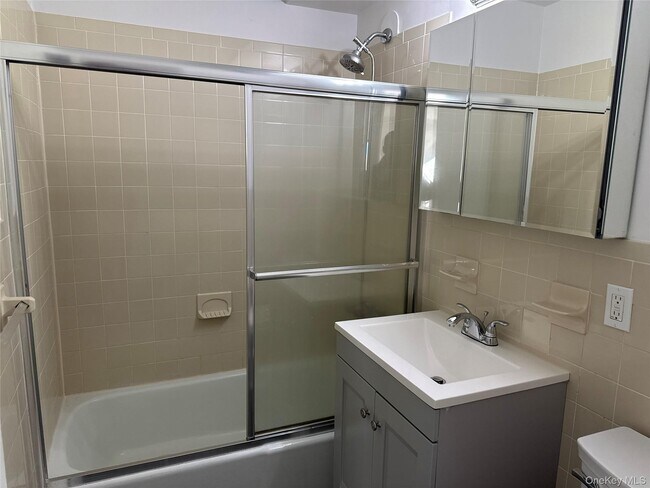 Building Photo - 142 Trenchard St