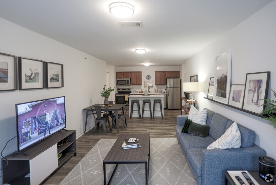 3BR, 3BA - 1200 SF - Muncie Varsity House