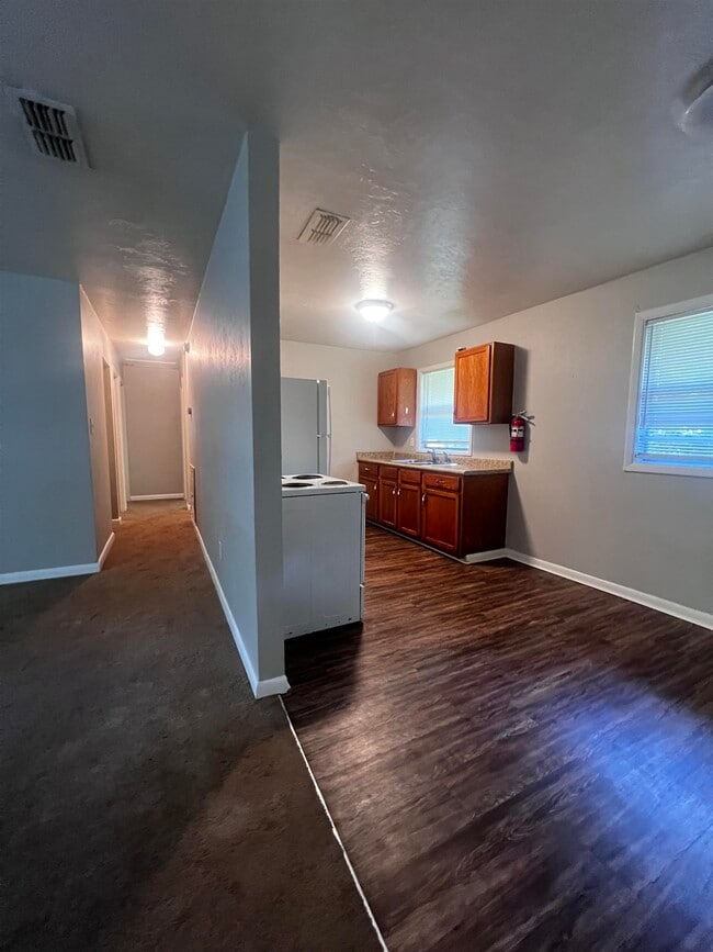 Building Photo - 3515 Falcon Dr