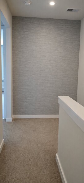 Building Photo - 121 Summer Tanager Dr