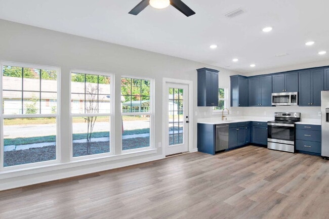 Building Photo - Downtown Pensacola Area 3BR/3BA | Each Bedroom Has Private Bath | Fenced Yard | Water & Lawn Care...