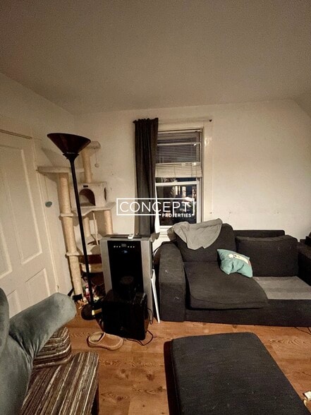 Building Photo - 7 Jay St