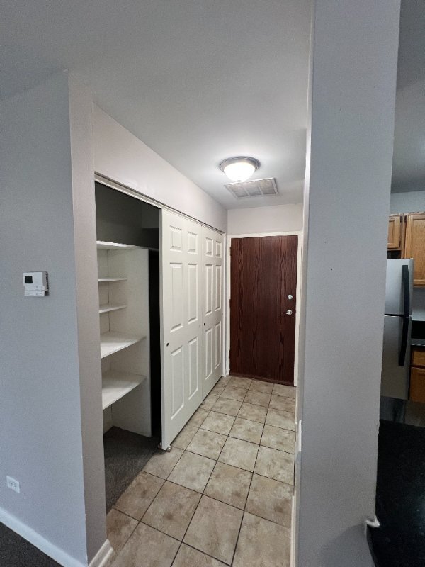 Building Photo - 5550 Abbey Dr