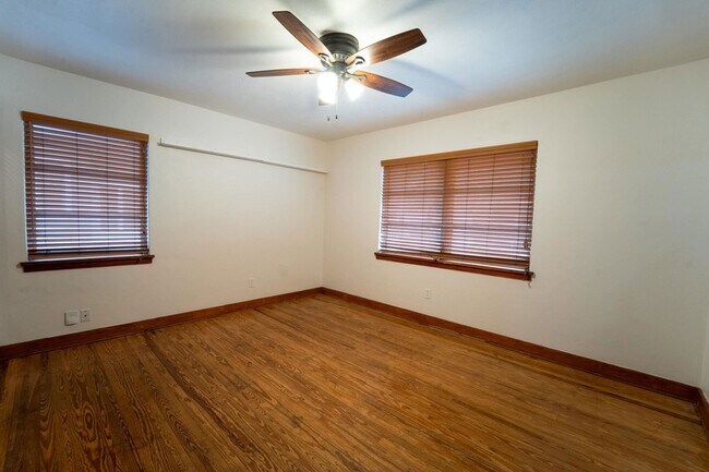 Building Photo - 64 Fullerwood Dr