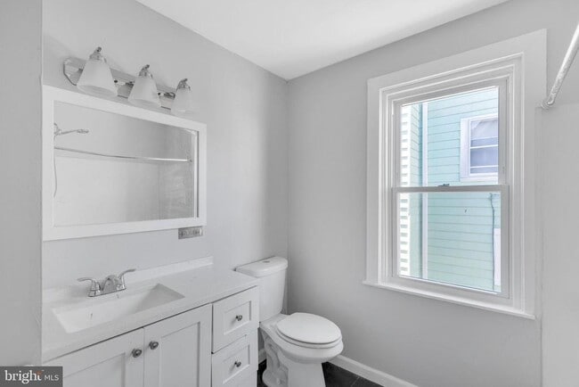 Building Photo - 4056 Ellendale Rd