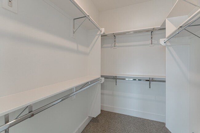 Building Photo - 7628 Inwood Hls Ln